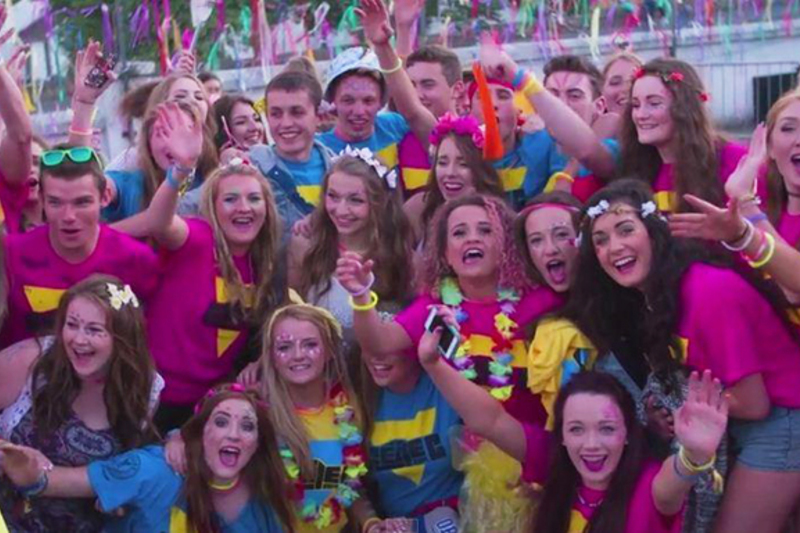 Is cuisle na Gaeltachta iad na Coláistí Samhraidh