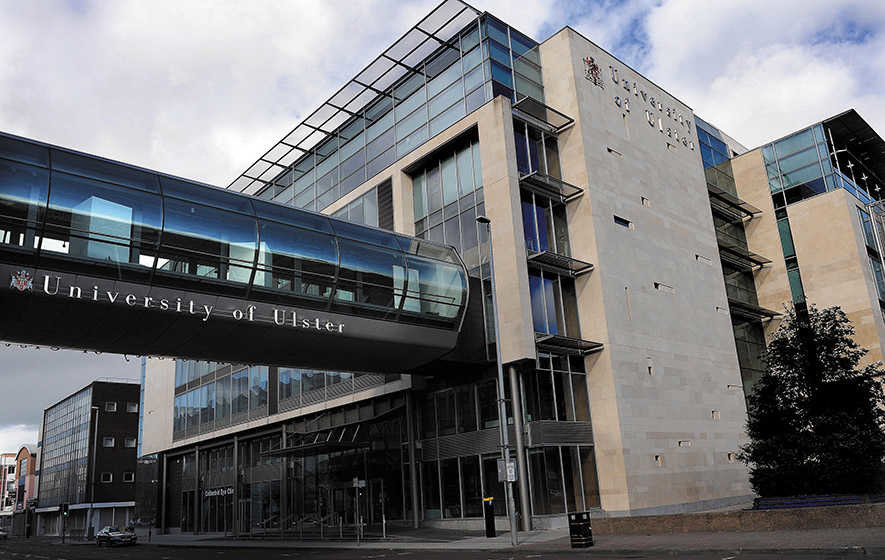 Laghdú mór ar líon na mac léinn Gaeilge in Ollscoil Uladh