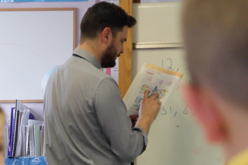 Maoiniú stáit ceadaithe do Ghaelscoil Éanna ach Gaelscoileanna eile ar an ghannchuid