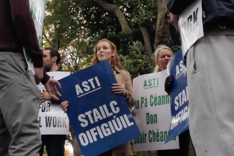 "An pá céanna don obair chéanna" - Breis agus 17,000 múinteoir i mbun picéid inné