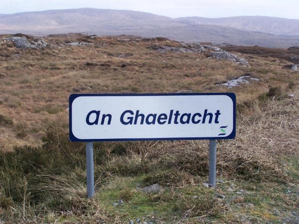 Meath leanúnach ag teacht ar an Ghaeilge i nGaeltacht Thír Chonaill - suirbhé