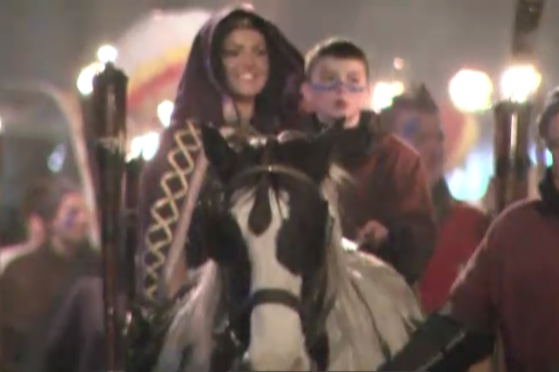 Grúpa Máirséala na Táine ag Féile Shoilse Dhún Dealgan