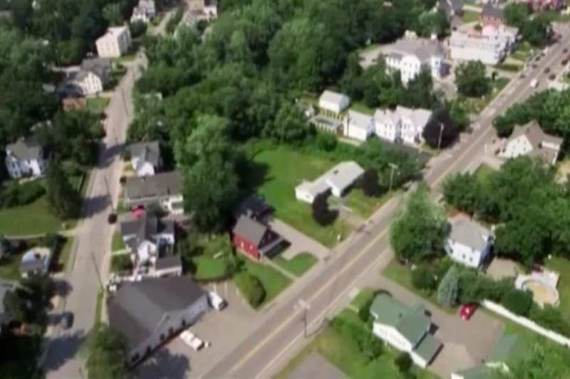 'An Independent People'