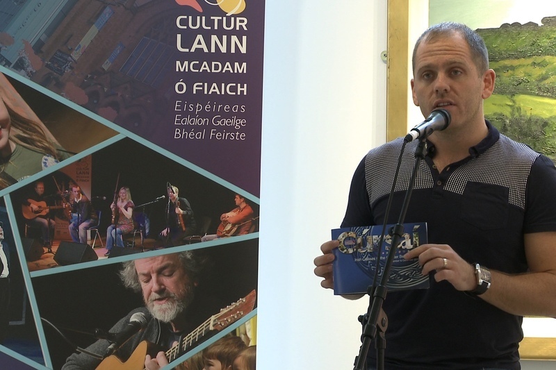 ‘Cúrsaí’ – Leabhrán ranganna Gaeilge Bhéal Feirste seolta