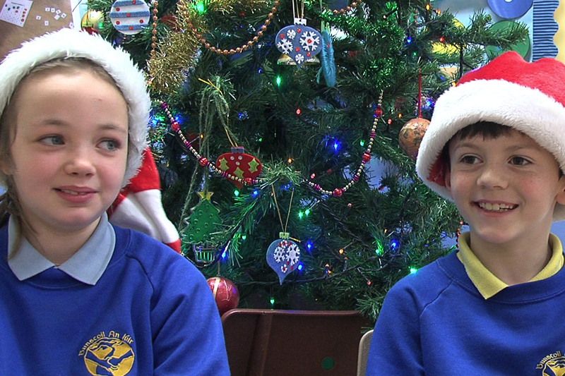 Ceiliúradh na Nollag i mBunscoil an Iúir