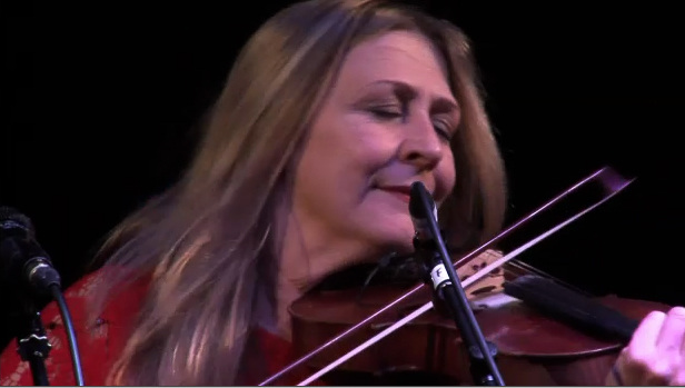 Scoil Gheimhridh Frankie Kennedy - Fiche bliain ag fás