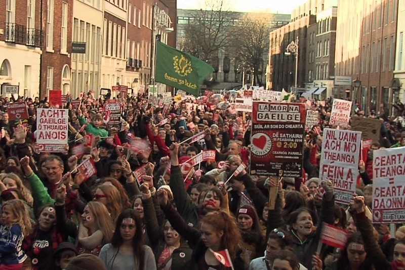 An Gaelachas: An féidir é a shábháil?
