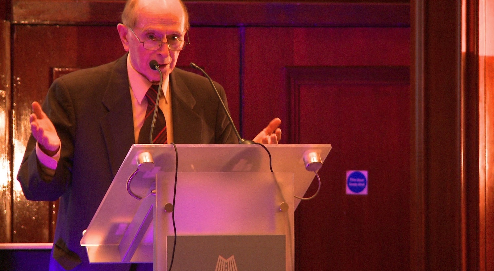 Preispitéirigh, an Ghaeilge agus Albainis Uladh