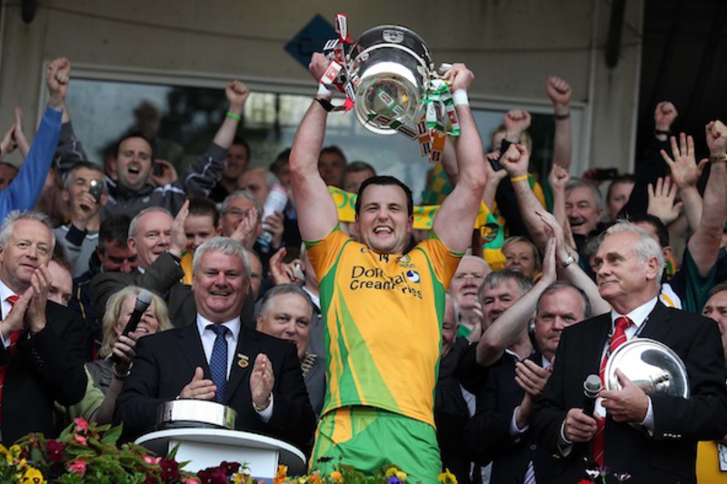 Athrú meoin agus imeartha ag Tír Chonaill