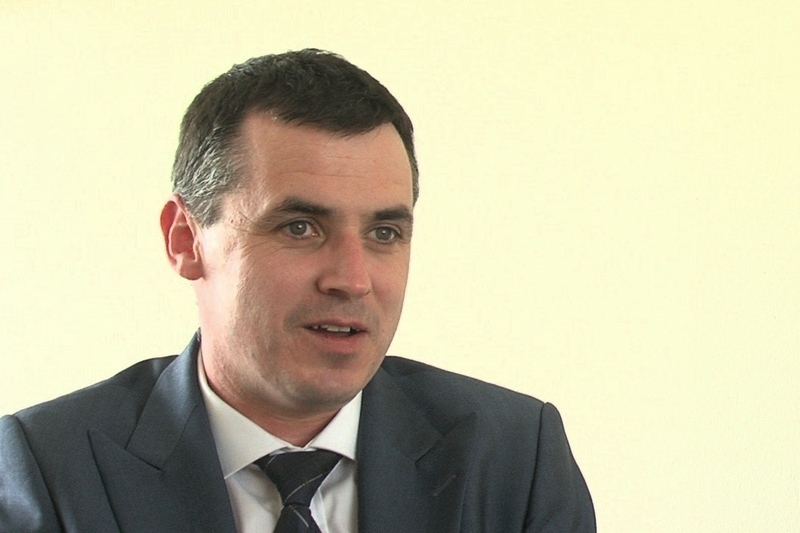 Mór-agallamh leis an Choimisinéir Teanga