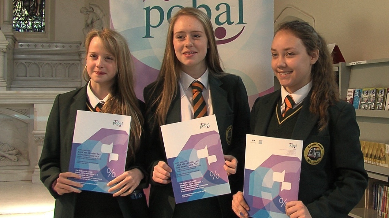 Míshástacht faoi sheirbhísí Gaeilge don óige