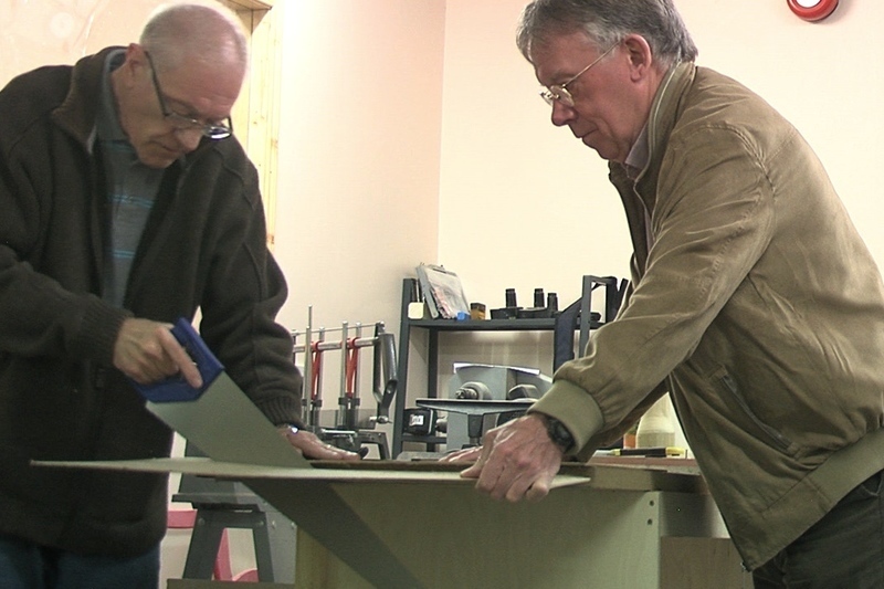 Meabhairshláinte na bhfear á phlé sa scioból