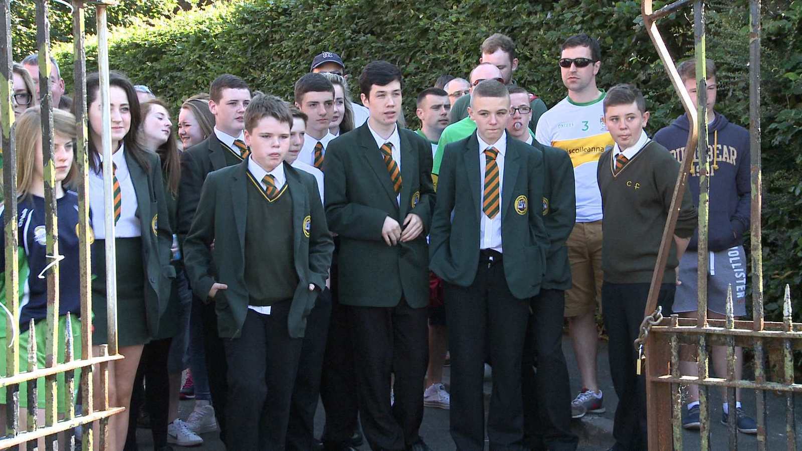 Gaeil ag éileamh seirbhís iompair scoile