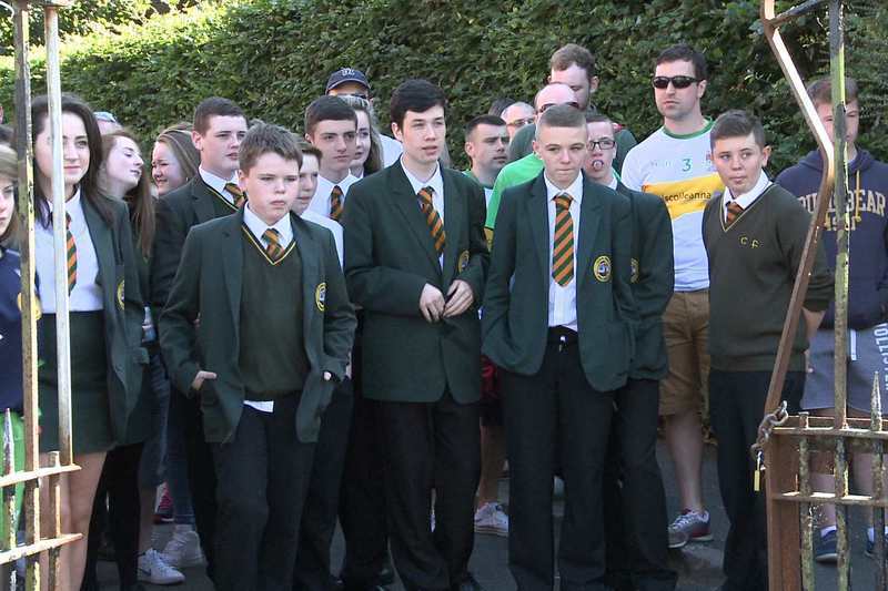 Gaeil ag éileamh seirbhís iompair scoile