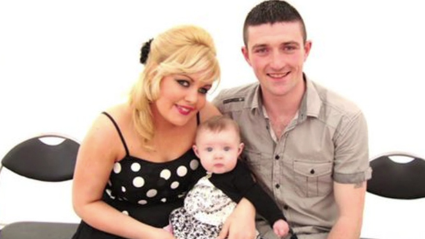 Tríd an Dorchadas - Charloette Mc Cauley