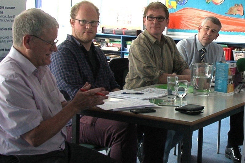 An bhfuil feidhm pholaitiúil ag an Ghaeilge ó thuaidh?