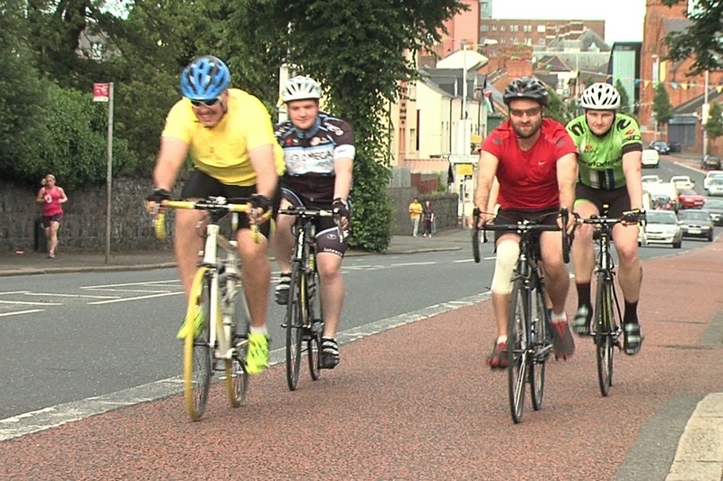 Rothaíocht go Ráth Cairn ar son bhus meánscoile