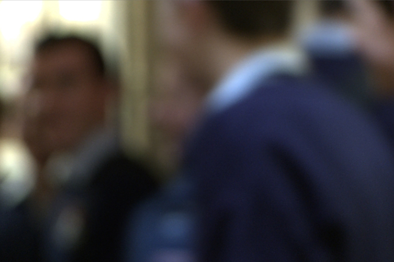 Scoláirí ag seasamh in éadan cibearbhulaíochta