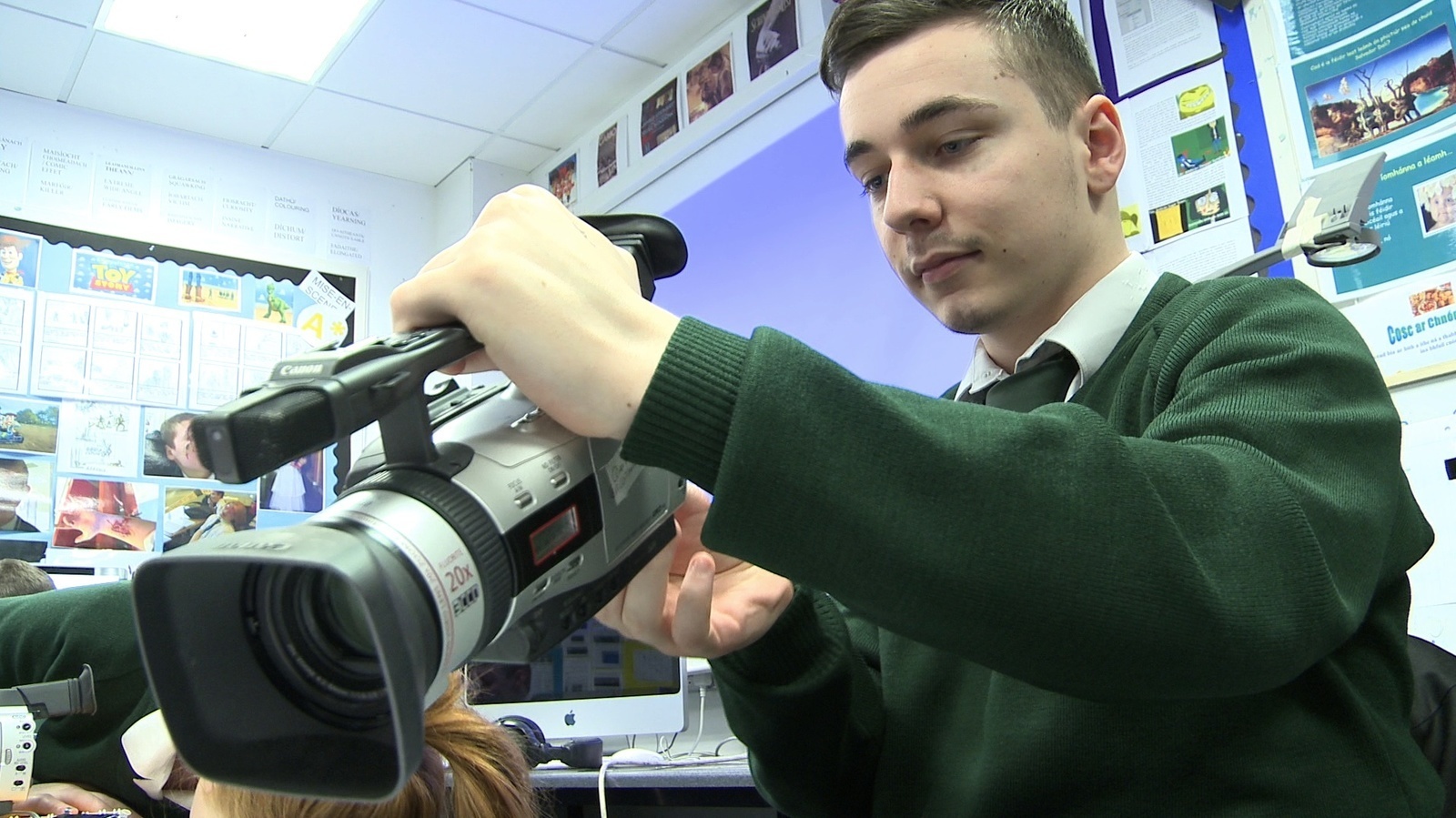 Ciorruithe á mbagairt ar chúrsaí oiliúna ó thuaidh