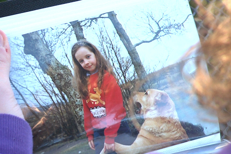 Tríd an Dorchadas - Alice Ní Fhlanagáin