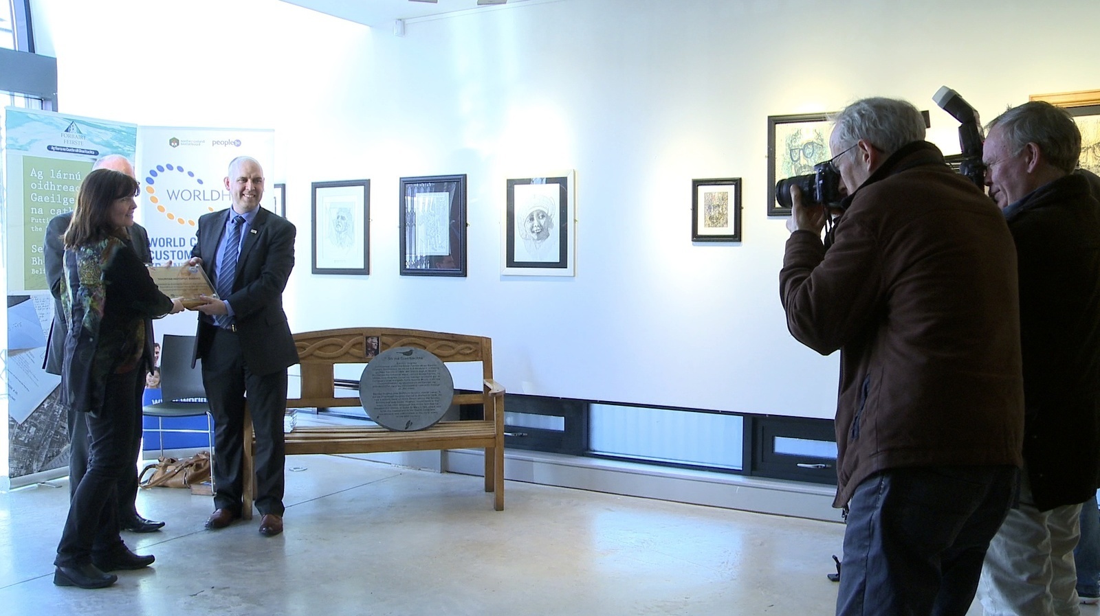 Slí na Gaelachta seolta i mBéal Feirste