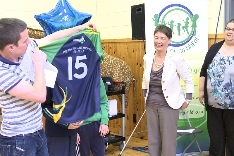 Áine Andrews ag éirí as