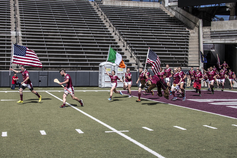 Meiriceánaigh i mbun iomána