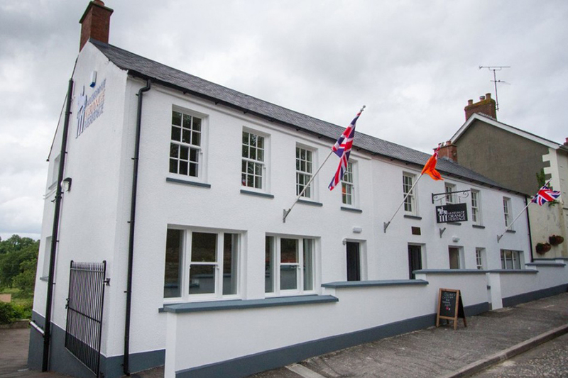 Ag oscailt doras na tuisceana