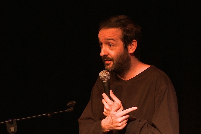 Ag gáire linn le Gaelgáirí!