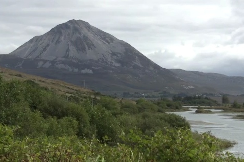 'An tEaragal' ag teacht go Béal Feirste