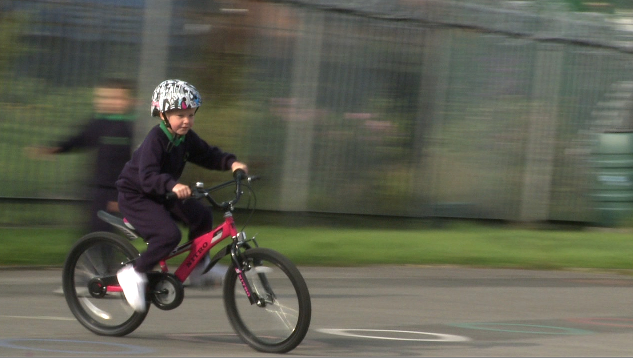 Rothaíocht ar son seirbhísí cúram leanaí Gaeilge