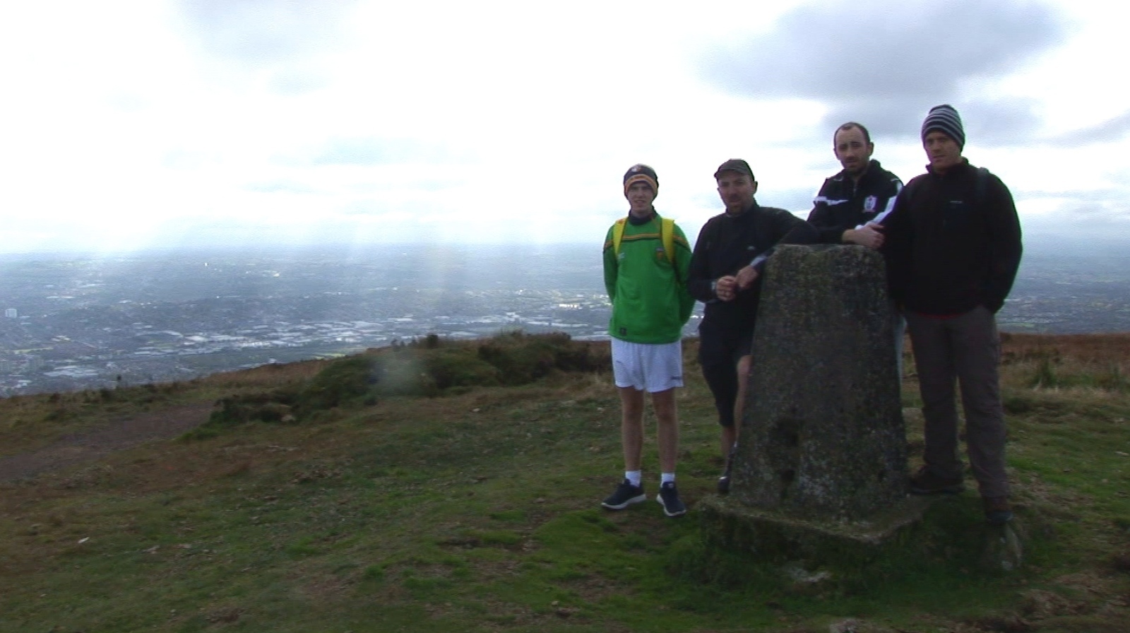 Cumann Siúlóide lán-Ghaeilge bunaithe i mBéal Feirste