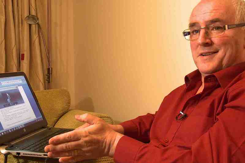 Bailiúchán 400 uair an chloig de Ghaeilgeoirí Bhéal Feirste le bronnadh