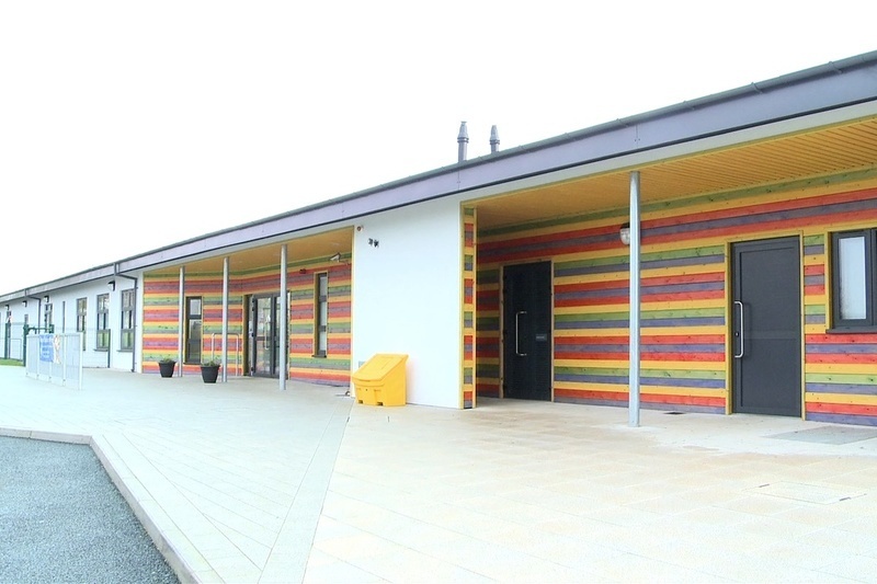 Foirgneamh úr £1.3 milliún ag Gaelscoil Ghleann Darach