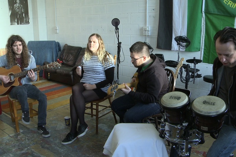 Abhainn Bhearra - Reigé agus Gormacha as Gaeilge