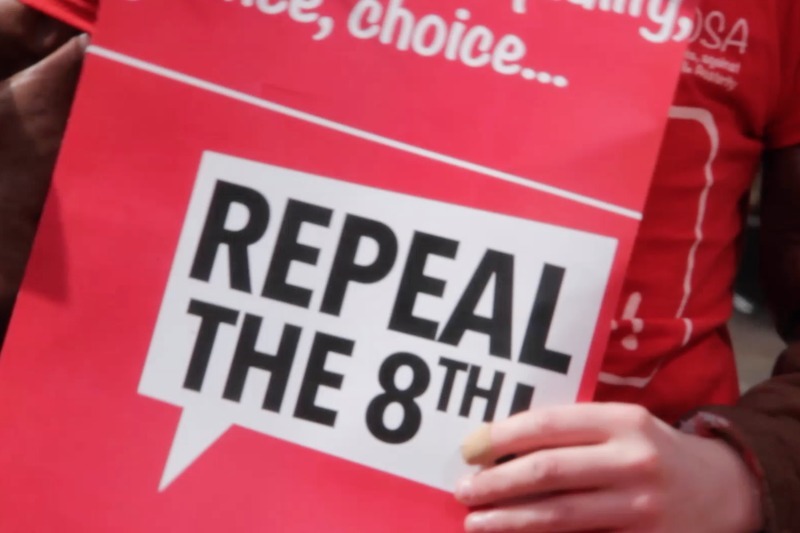 An bhfuil Reifreann ar an 8ú leasú de dhith?