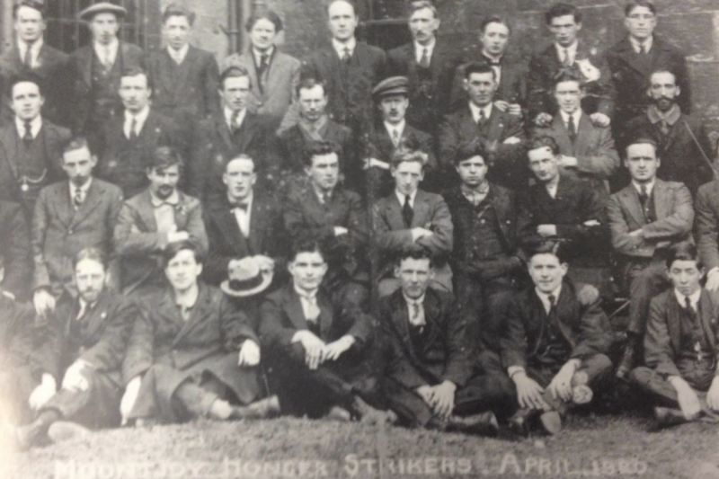 1916 faoi scagadh ag scríbhneoirí 'An tUltach'