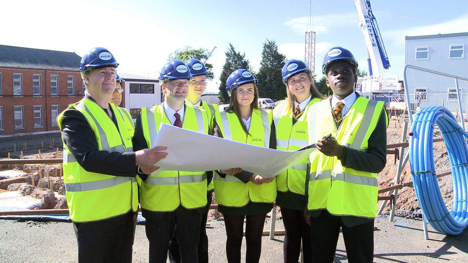 Aire Oideachais DUP ar cuairt go Coláiste Feirste